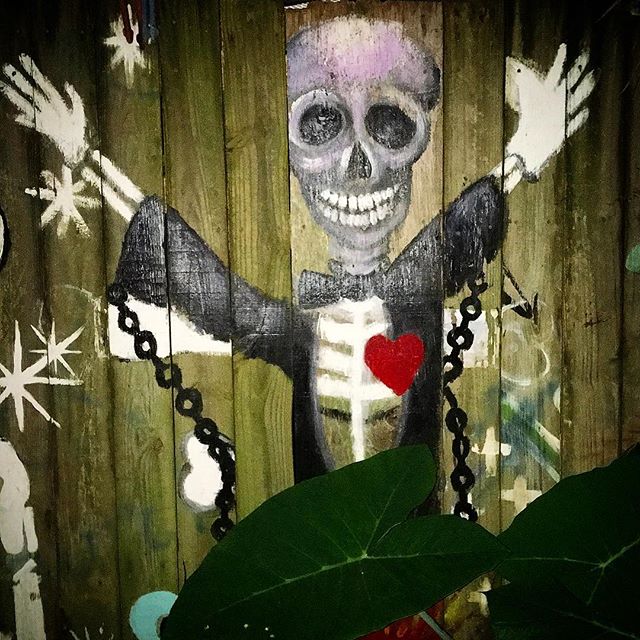 1609-SA-New_Orleans-VooDoo_Alley-Skull_Heart